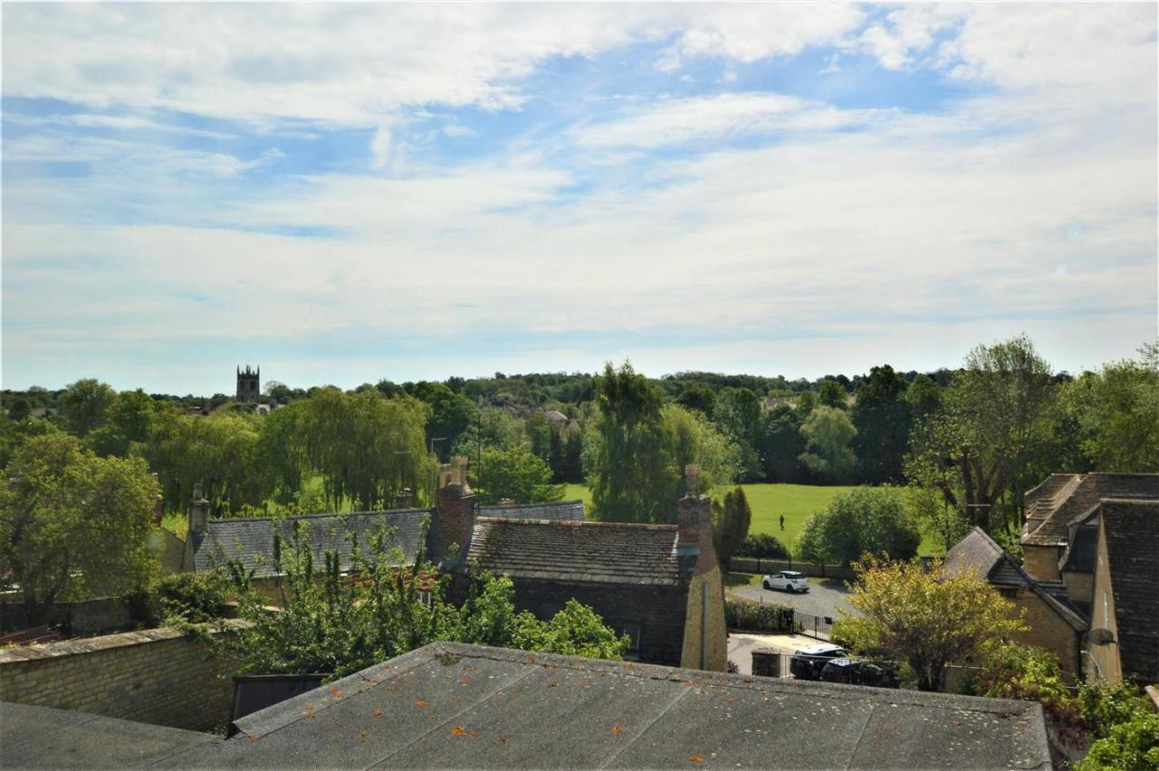 Meadow House Villa Stamford Bagian luar foto